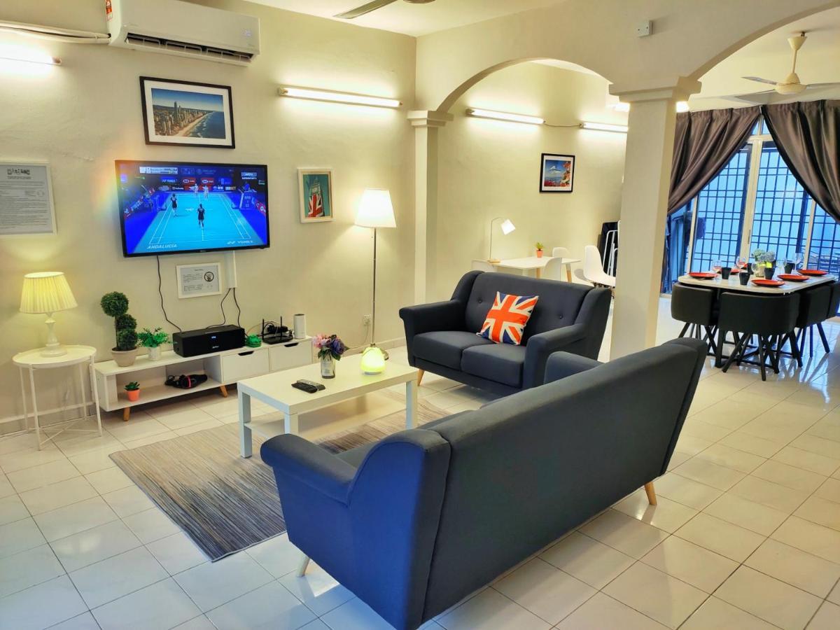 Semi-Detached, Up To 21 Pax, 4 Bedrooms, 3 Bathrooms, 4 Car Parks By Star Home Bayan Lepas Exterior photo