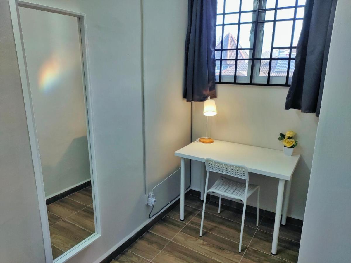 Semi-Detached, Up To 21 Pax, 4 Bedrooms, 3 Bathrooms, 4 Car Parks By Star Home Bayan Lepas Exterior photo