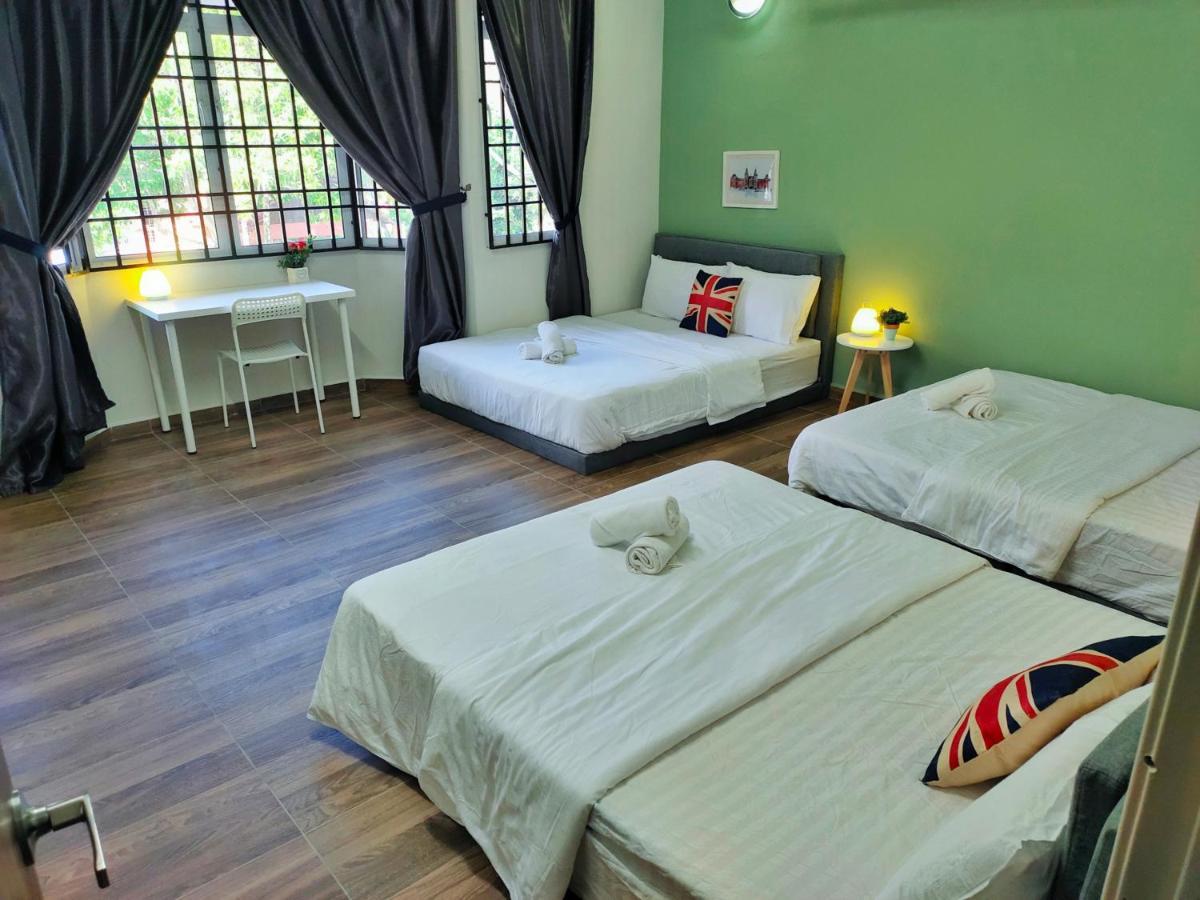 Semi-Detached, Up To 21 Pax, 4 Bedrooms, 3 Bathrooms, 4 Car Parks By Star Home Bayan Lepas Exterior photo