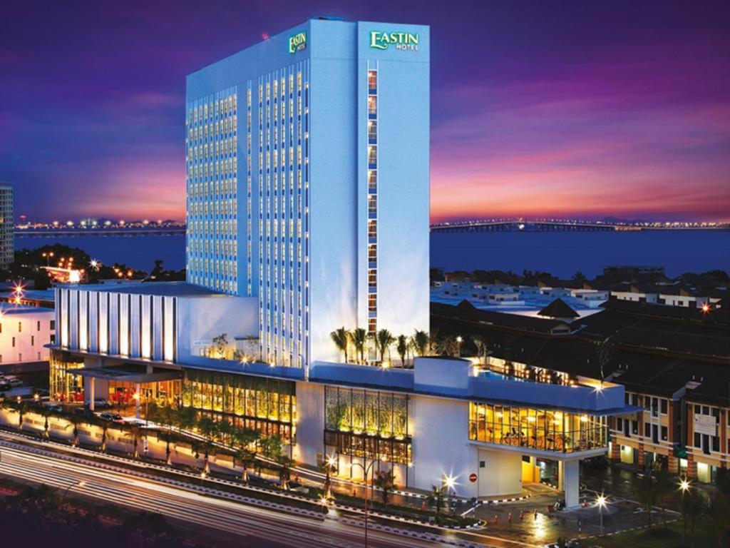 Semi-Detached, Up To 21 Pax, 4 Bedrooms, 3 Bathrooms, 4 Car Parks By Star Home Bayan Lepas Exterior photo