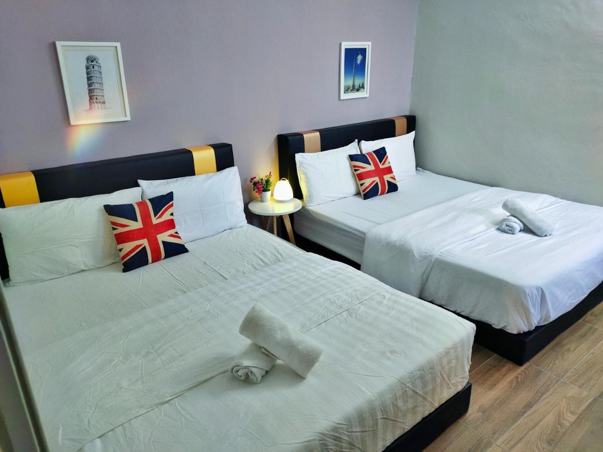 Semi-Detached, Up To 21 Pax, 4 Bedrooms, 3 Bathrooms, 4 Car Parks By Star Home Bayan Lepas Exterior photo